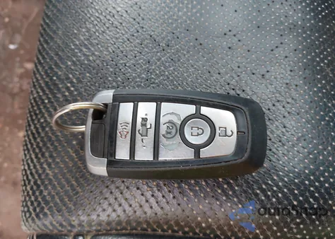 2018 Ford F-150 Lariat из США, поврежденный, VIN 1FTEW1EP8JFE26923